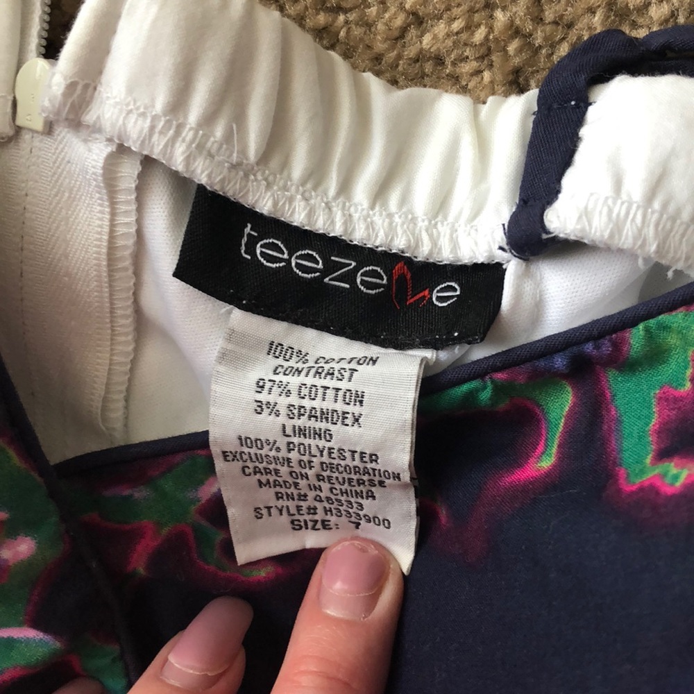 Dress - Picture 2 of 2